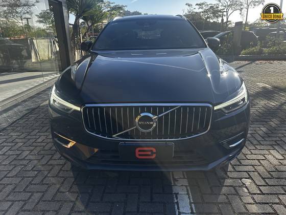 VOLVO XC60 2.0 T8 HYBRID MOMENTUM AWD GEARTRONIC VOLVO XC60 2.0 T8 HYBRID MOMENTUM AWD GEARTRONIC